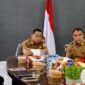 Wali Kota Kotamobagu nampak serius mengikuti zoom pengendalian inflasi bersama Kementerian Dalam Negeri (Foto: Fb Milenial Weny Gaib)